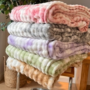 Yhmxh Soft Faux Rabbit Fur Throw Blanket, Luxury Comfy Cozy Thick Warm Fluffy Blanket for Couch Chair, Jacquard Sofa Fur Throw Blanket for Bed Living Room Camping, Plush Fuzzy Bubble Blanket 30"x40"
