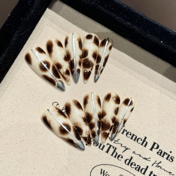Yihe Devil's Flower Leopard Print Nail Art Wear Nail Art Hand Pinch Flower Red Hand Painted Leopard Print Original Design Wear Nail