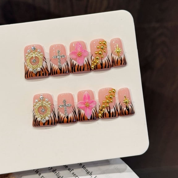 Yihe [Pink Tiger Decoration] Tiger Pattern Nail Art Flower Metal Element Sweet and Cool Personality Fashion Handmade Wear Nail Piece