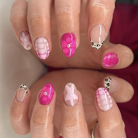 Yihuala Short Almond With Floral Star Pattern ABS Materials Artificial Nails Comfortable Wear For Parties Event
