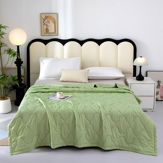 YingYouFu Summer Quilt, 79x91 Inch Cool Feeling Waterproof Blanket, Machines Washable Light Bedding, Air Conditioning Cover for Warm Season Slee, Green