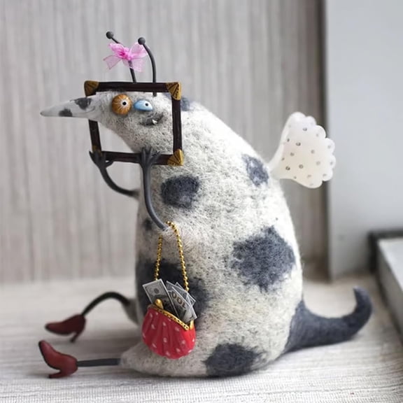 Yippzo Wool Felt Familiars - Quirky Handmade Companion, Wide-Eyed Weird Cute Felted Companions, Big-Eyed Cat & Opossum Figurines, Palm-Sized Desk Companions
