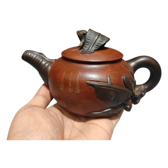 Yixing Clay Teapot Ornament Exquisite Biomorphic Round Shaped Frog Decorated Banana Leaf Themed Good Luck Inspired Sculpted