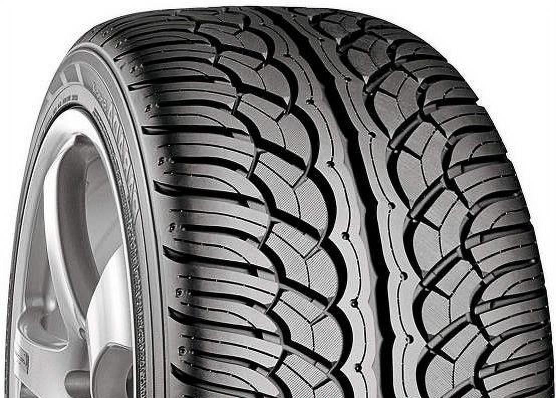 Yokohama Parada Spec-X 265/40R22 106 V Tire Fits: 2022-23 Audi e-tron Quattro Chronos Edition, 2023 Audi e-tron Sportback Technik