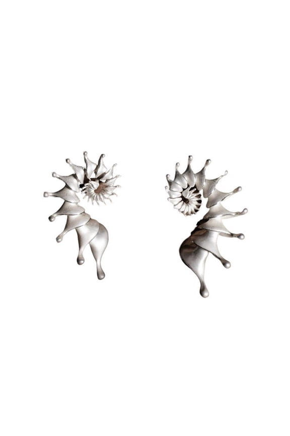 Exaggerated Conch Earrings 3D Seashells Design Matte Finish Lightweight Alloy Jewelry For Women