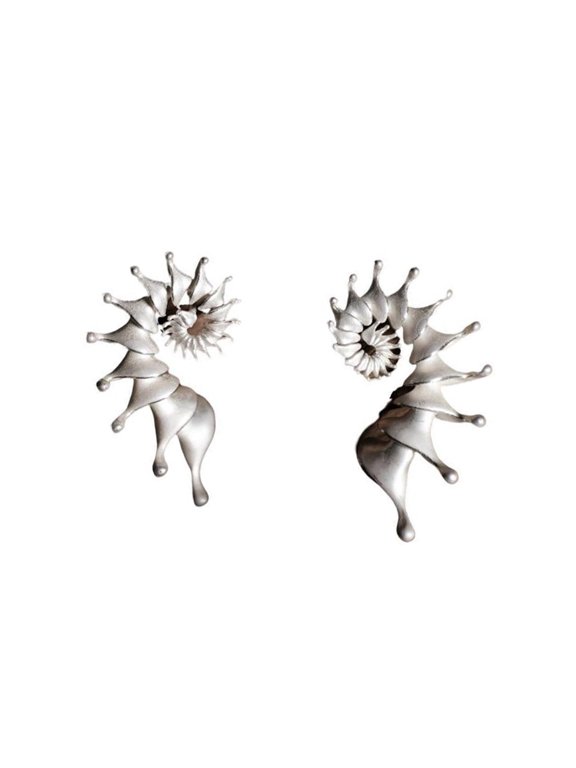 Exaggerated Conch Earrings 3D Seashells Design Matte Finish Lightweight Alloy Jewelry For Women
