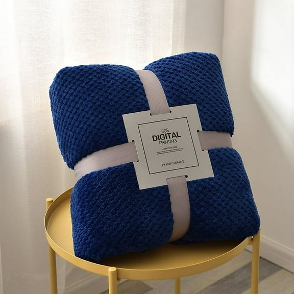 Yonrjhukm Scratch Thickened Flannel Sofa Blanket, Super Soft Coral Fleece, Warm and Breathable Throw for Indoor Outdoor Use, Ideal Gift for Men, Women, Moms and Dads