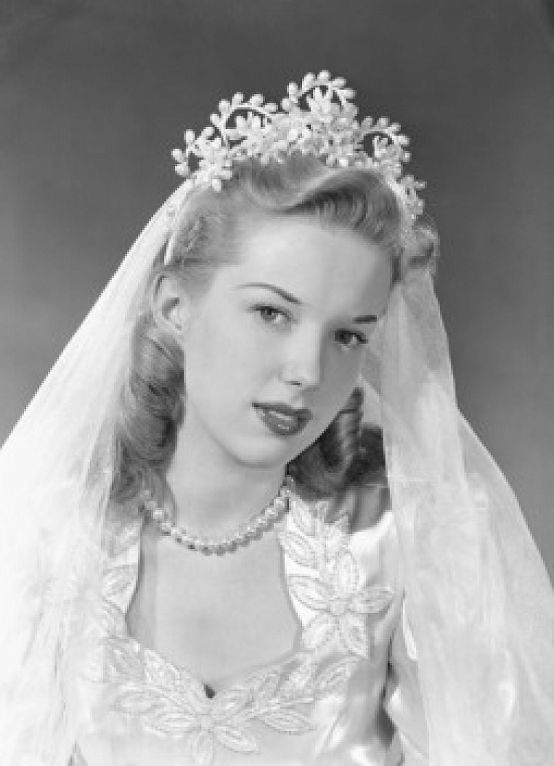 Young bride portrait Canvas Art - (18 x 24)