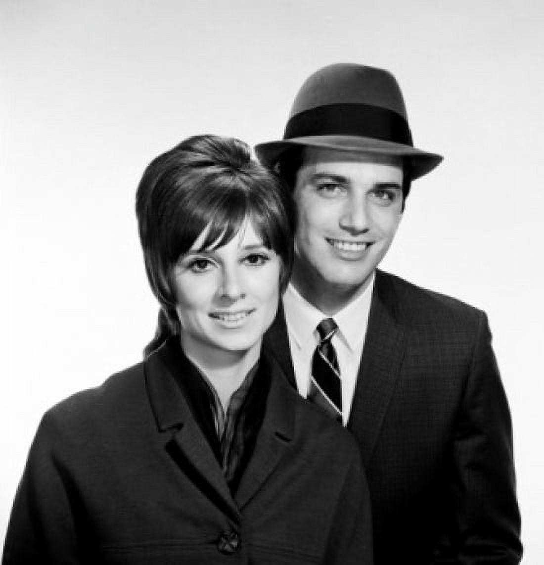 Young couple portrait Canvas Art - (24 x 36)