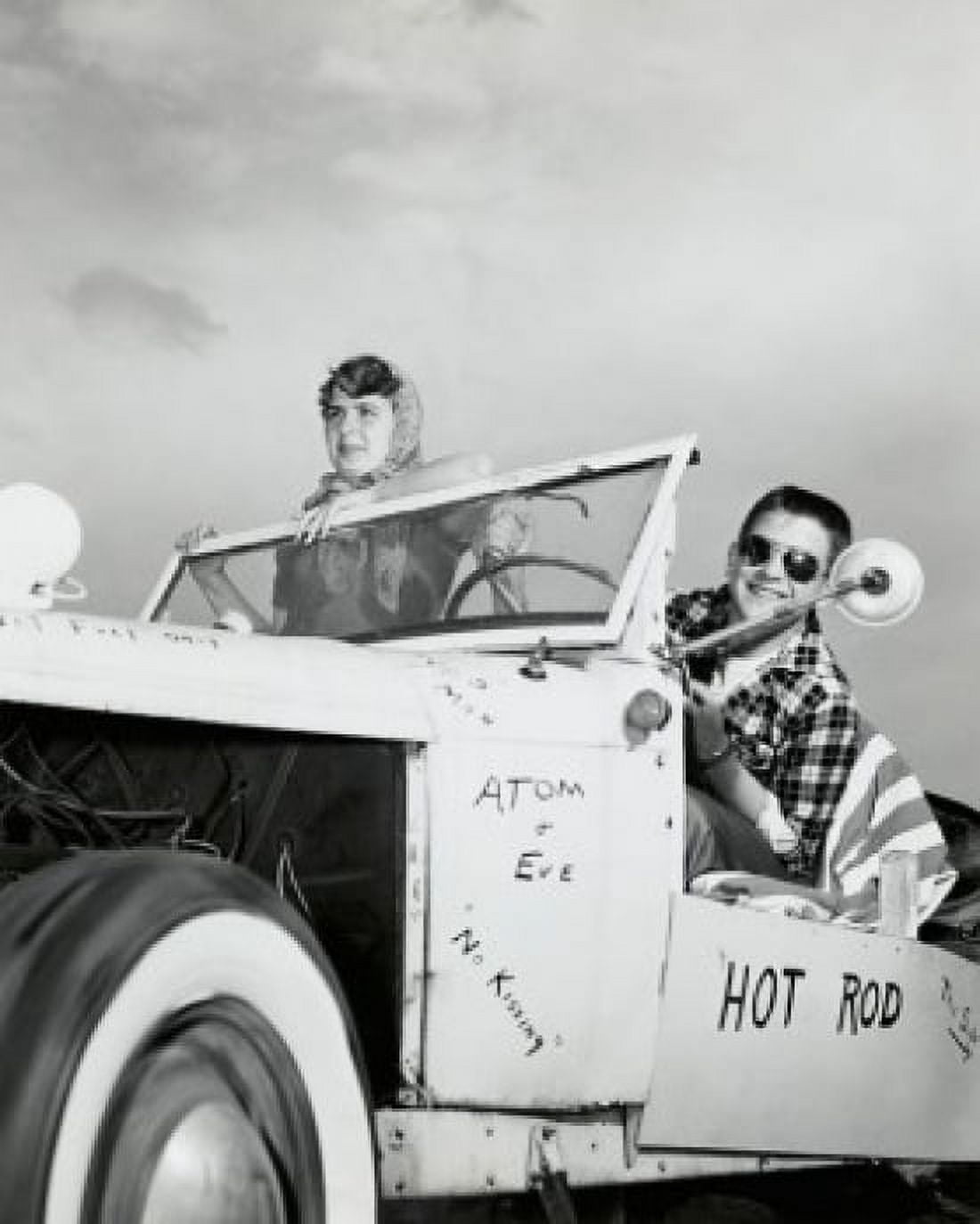 Young couple sitting in a car Canvas Art -  (18 x 24)