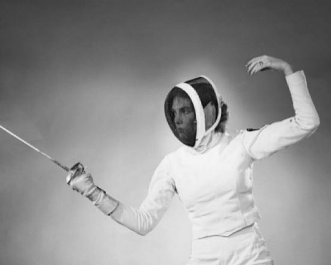 Young woman fencing Canvas Art - (24 x 36)