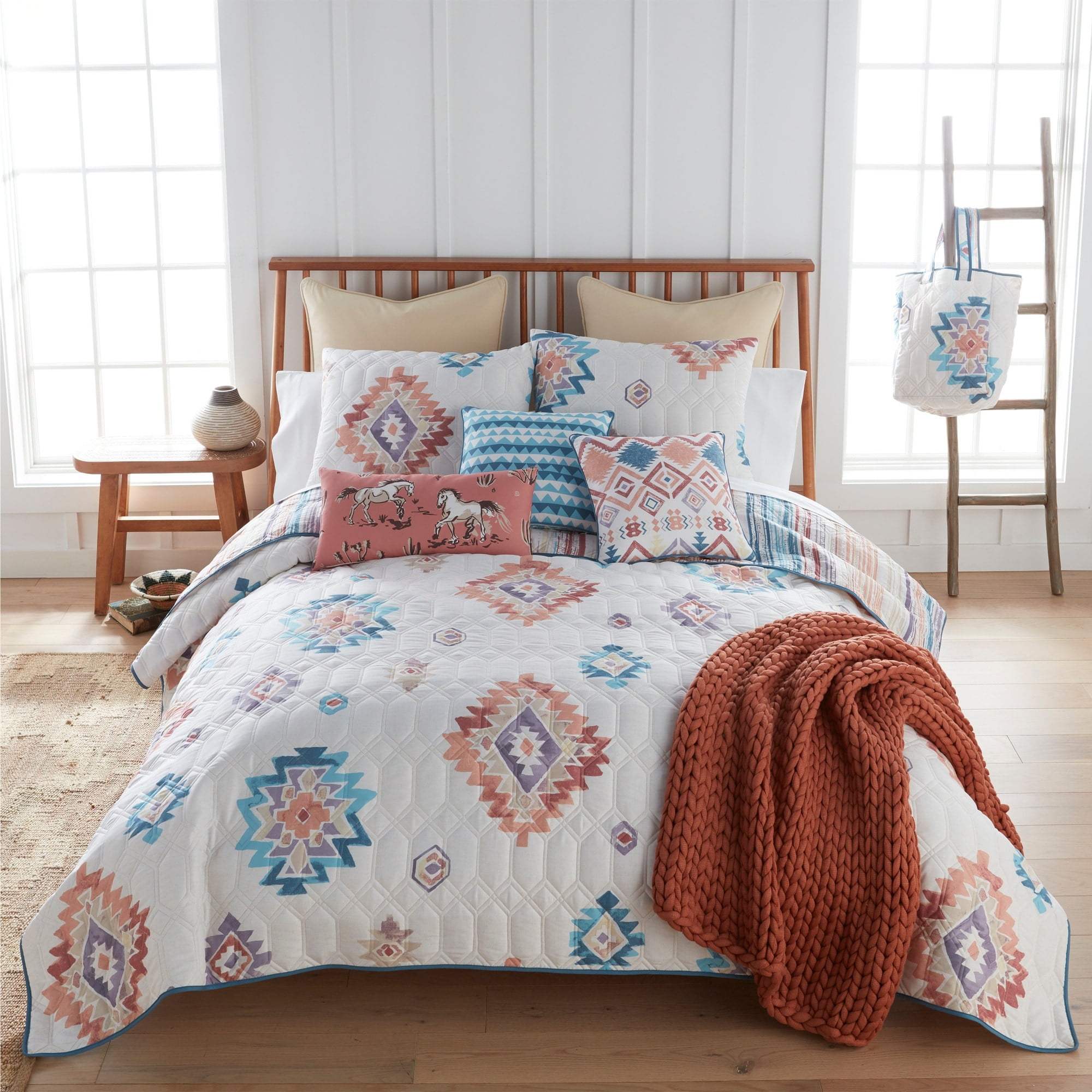 Bonita Southwest Reversible Microfiber Queen Quilt Set in White