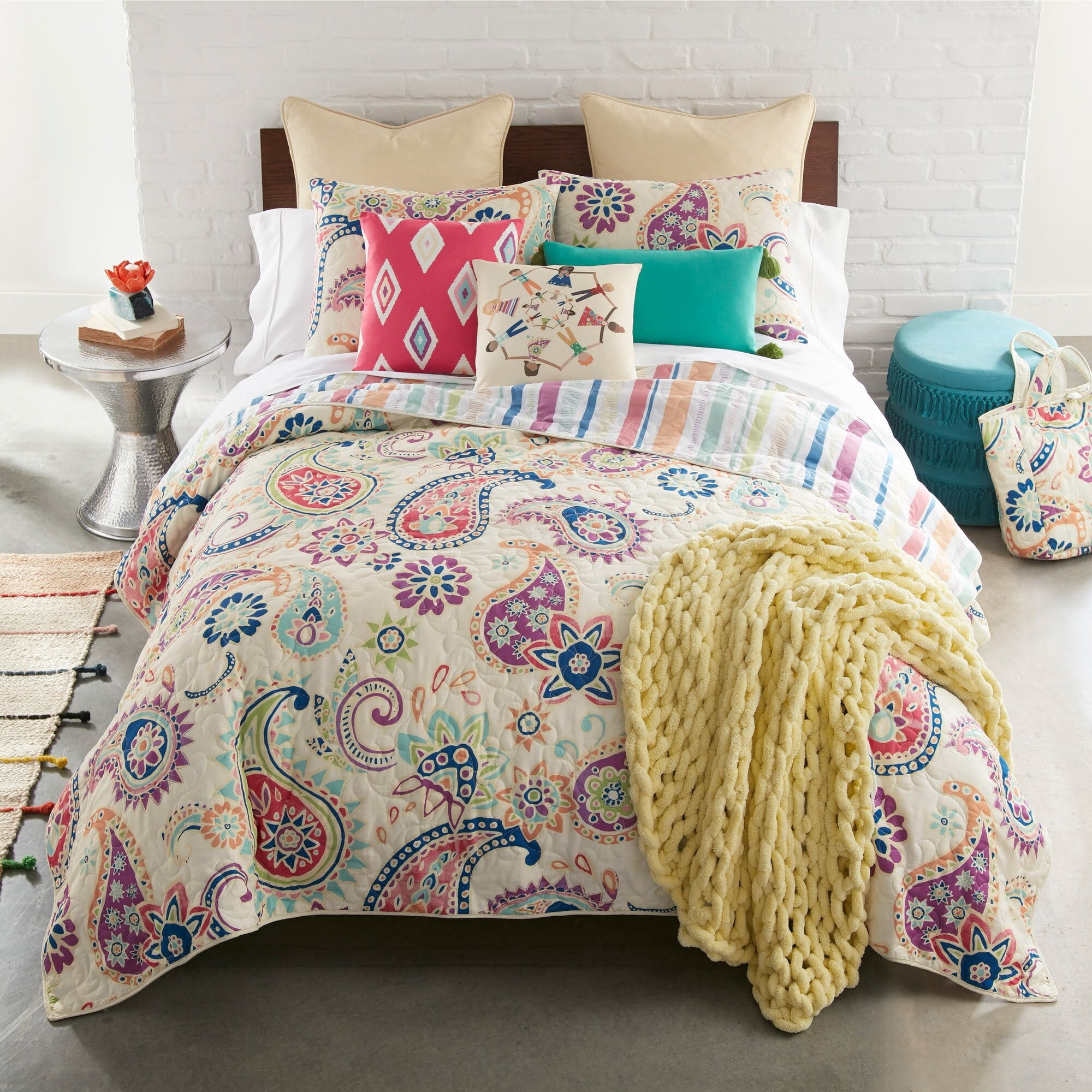 Cali Multicolor Paisley Reversible Microfiber Queen Quilt Set