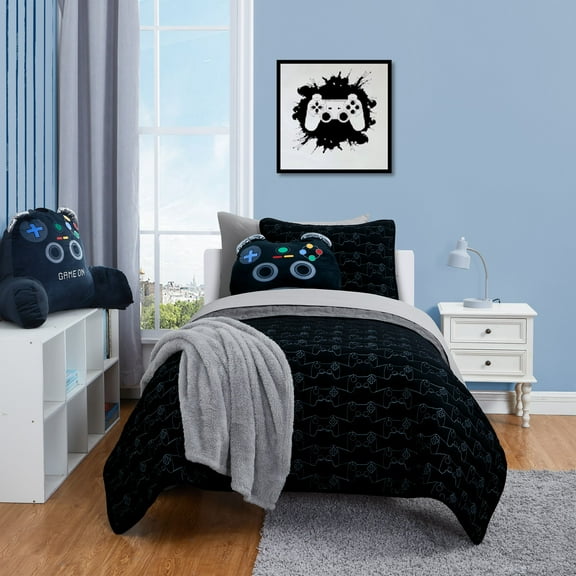 Your Zone Kids Black and Gray Reversible Quilt Set with Gray Sheets, Gamer, Twin, 5 Piece, Microfiber Polyester