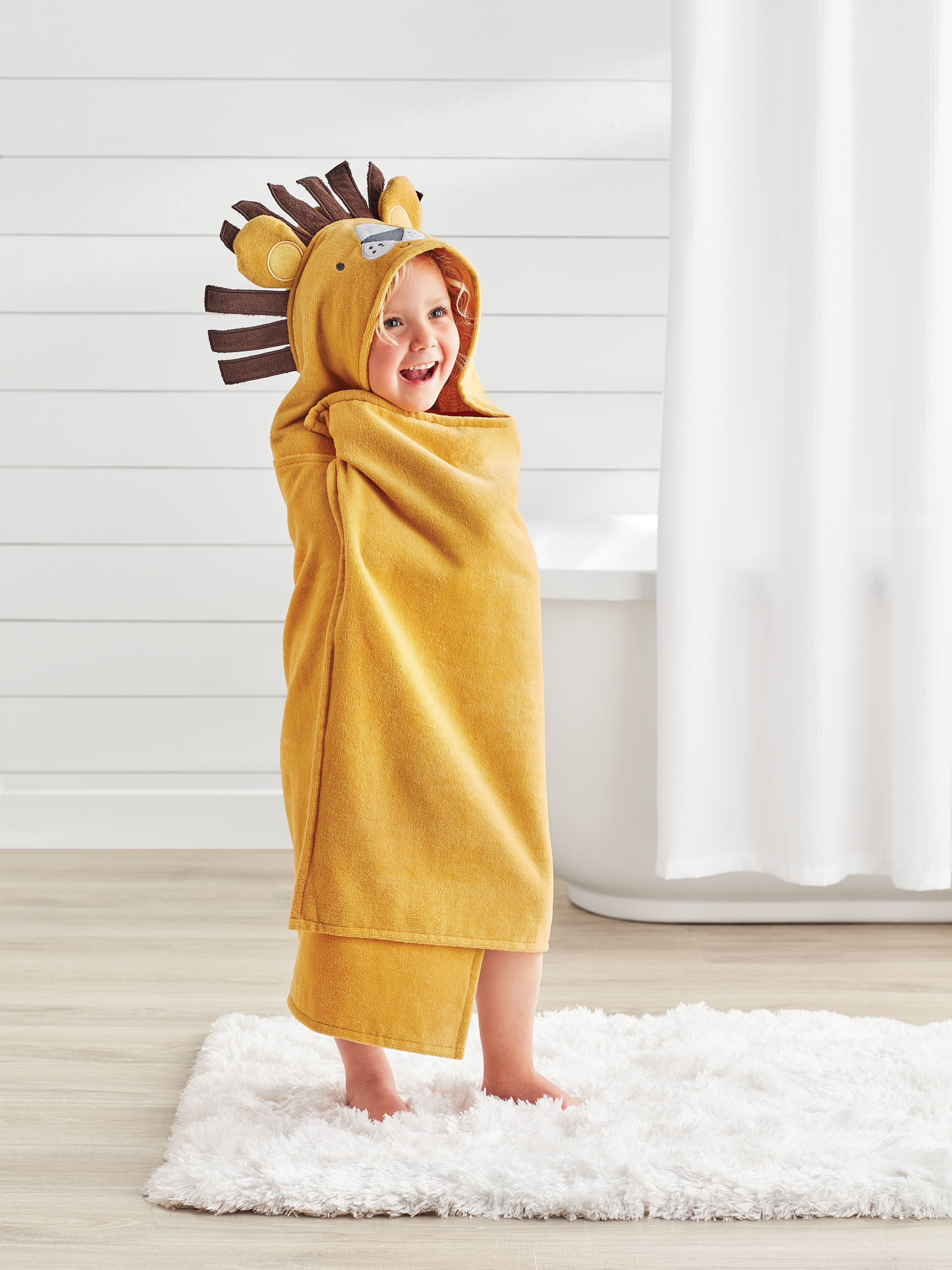 Your Zone Lion Cotton Towel & Washcloth with Hand Pocket, Yellow