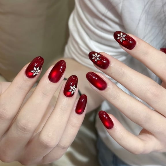 Yoyauz 24PCS Christmas Finger Short Fake Nails with Shiny Snowflake Design, Christmas Design Red Snowflake Full Coverage Fake Nails Artificial Acrylic Nails