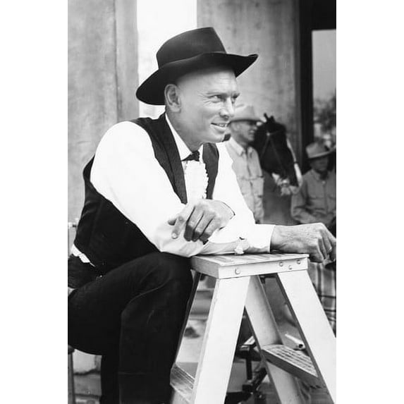 Yul Brynner B&w 24x36 Poster in western wear with gun