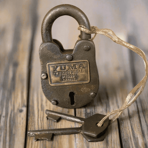 Yuma Territorial Prison Arizona Cast Iron Gate Lock With Keys & Antique Finish (2.5" x 1.5")