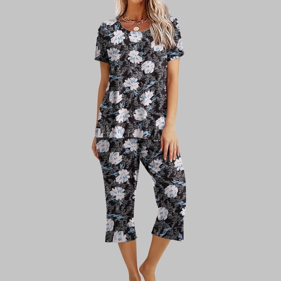 Yuwull Womens Pajamas Set Short Sleeve Crew Neck Top with Capri Pants with Pockets Casual Sleepwear Pjs Loungewear Sets Womens Sleepwear Christmas Pajamas