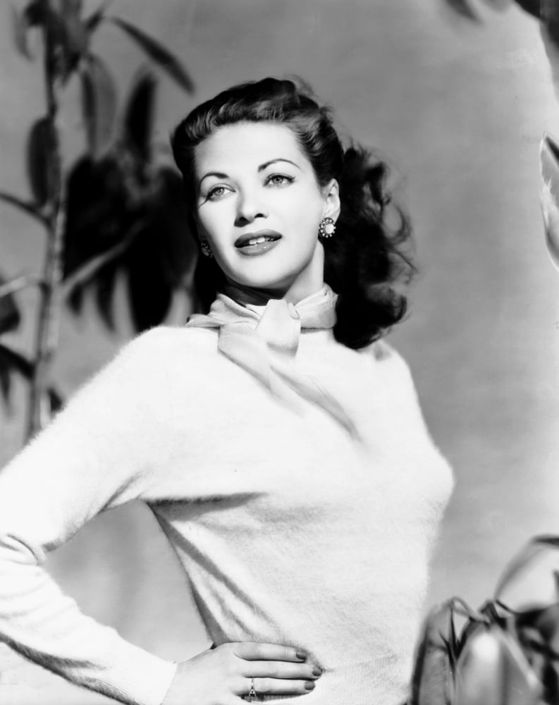 Yvonne De Carlo Canvas Art - (16 x 20)