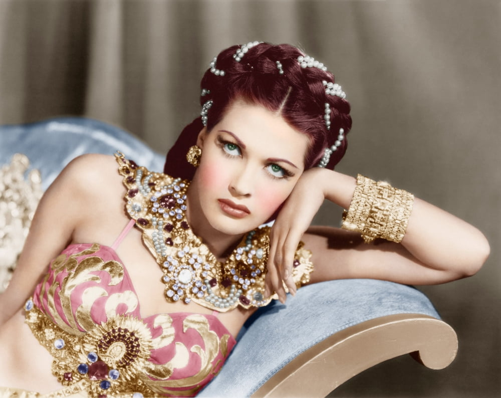 Yvonne De Carlo Canvas Art - (20 x 16)