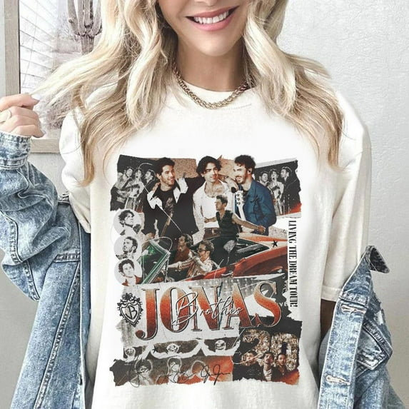 ZENUA Jonas Brothers 20Th Anniversary Shirt, Jonas Fan Merchandise Gift, Vintage Living The Dream Tour 2025 Tee Hot Trending Shirt/Sweatshirt/Hoodie