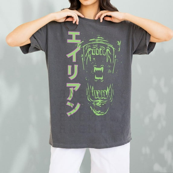 ZENUA Retro Alien Xenomorph Shirt, Vintage Sci-Fi Horror Movie Graphic Tee, Japanese Movie Poster Text Alien Shirt, Scary Movie Fans Hot Trending Shirt/Sweatshirt/Hoodie