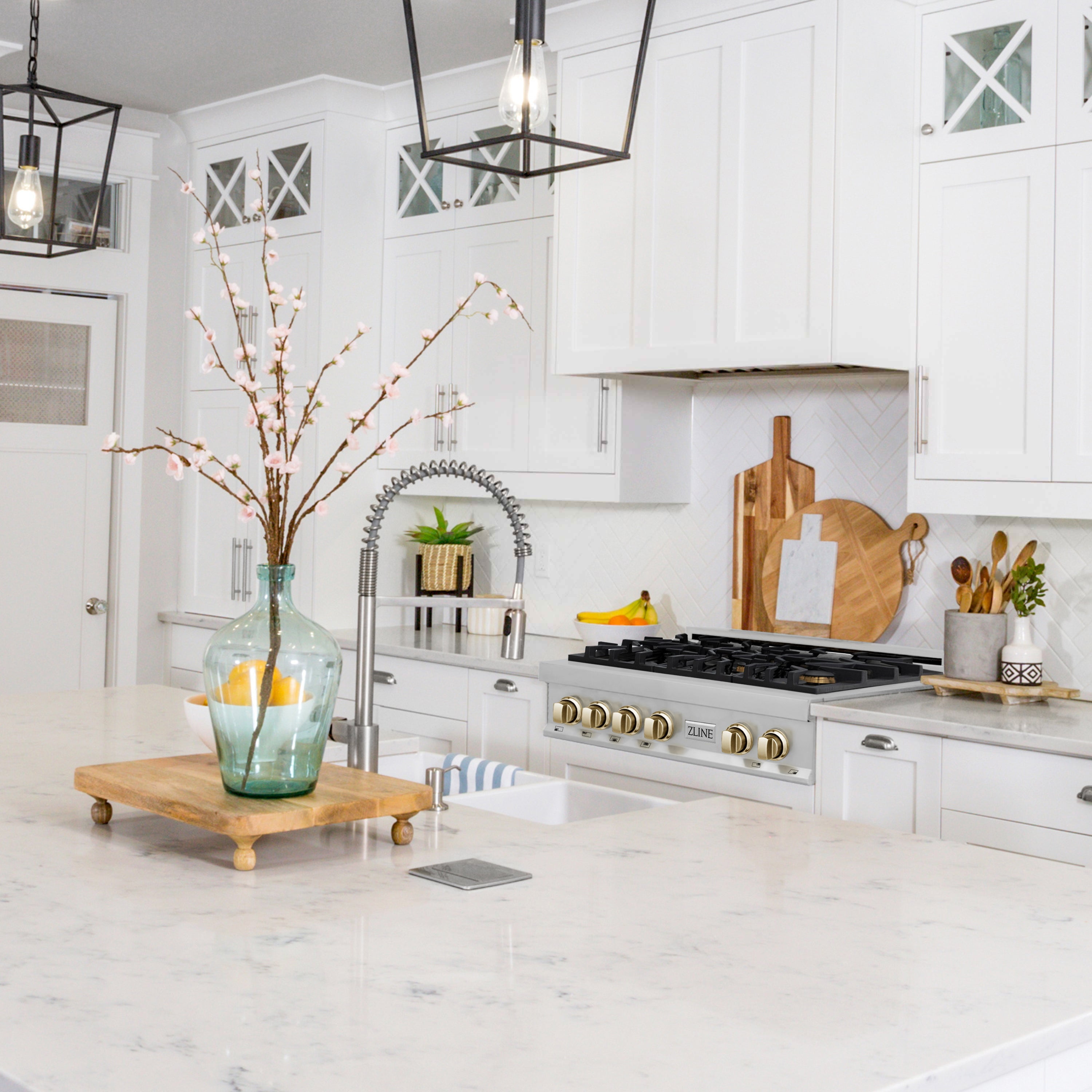 ZLINE 36 in. Autograph Edition Rangetop in Stainless Steel with Champagne Bronze Accents (RTZ-36-CB)
