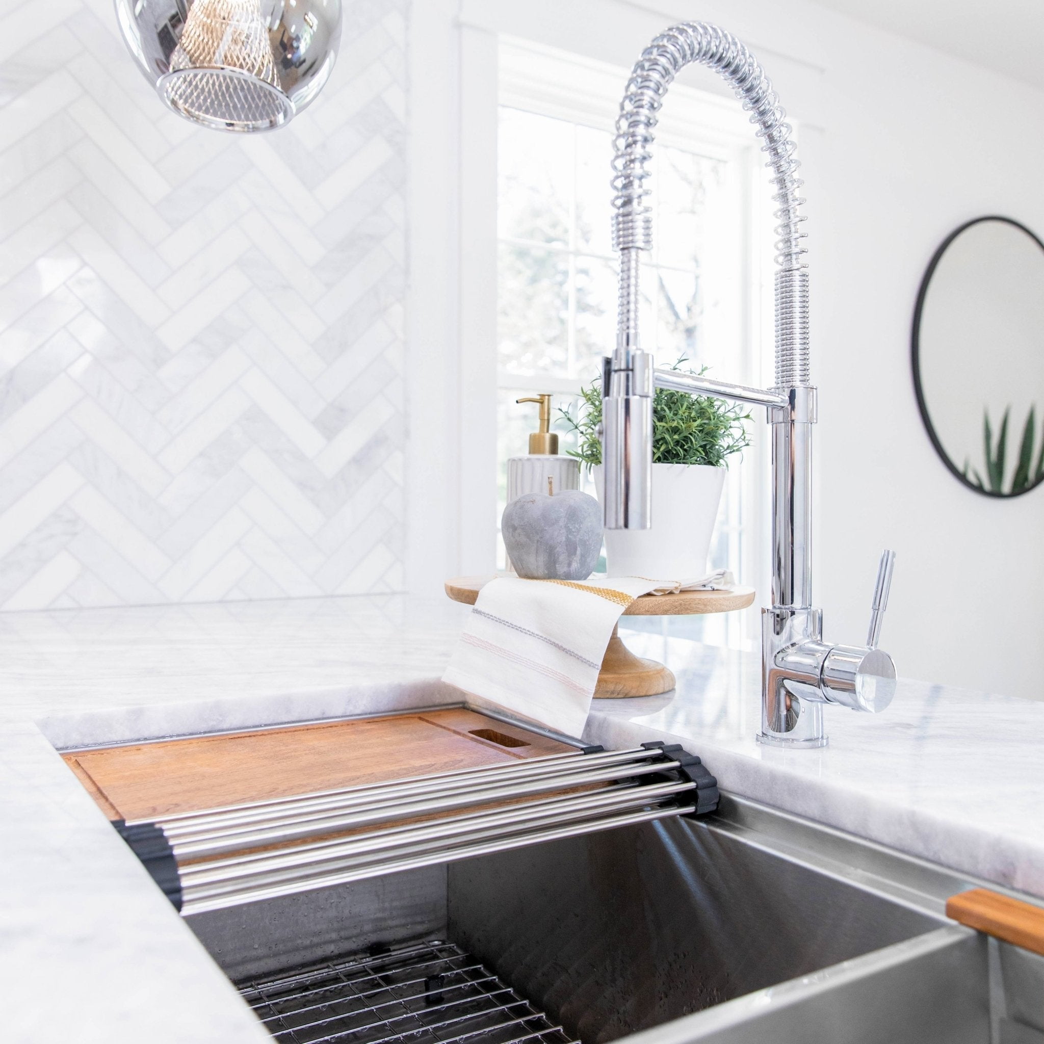 Matte Black Brass Kitchen Faucet with Pull-out Spray