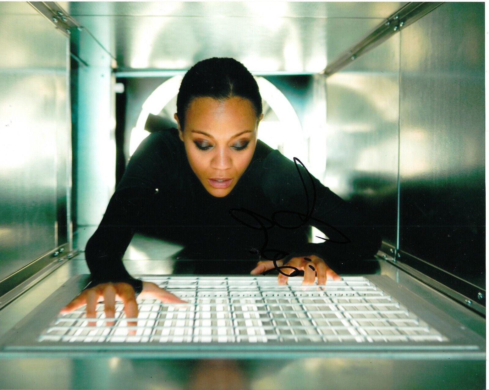 ZOE SALDANA SIGNED COLOMBIANA Photo UACC REG 242