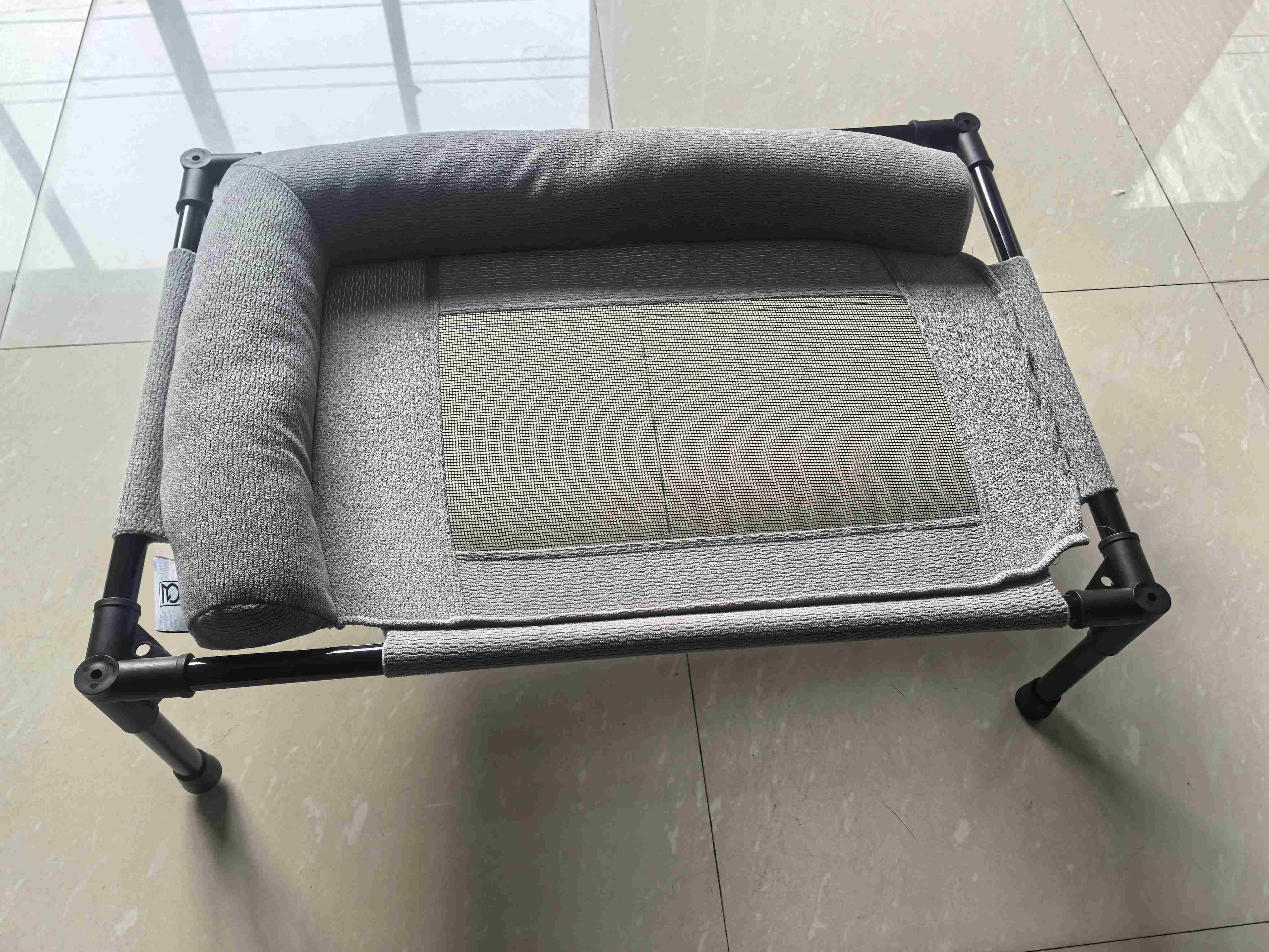 ZQ Cooling Elevated Dog Bed, Durable & Breathable Teslin Mesh with Headrest, Non-Slip Feet, Washable Dog Sofa Bed for Indoor & Outdoor