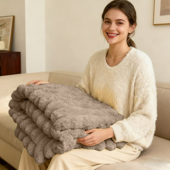 ZZERHUOO Lightweight Throw Blankets for Couch Thickened Rabbit Plu Sh Nap Blanket Bunny Blanket For Adults Soft Warm Fuzzy Throw Blanket For Bed Sofa Travel And Off Ice