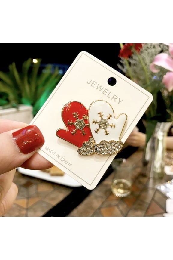 Christmas Pins for Women, Sweater Dress Shawl Jewelry, Christams Brooch Pin of Christmas Tree Wreath Snowman Snowfake hat and so on, Brooches Christmas New Year Party Accessories