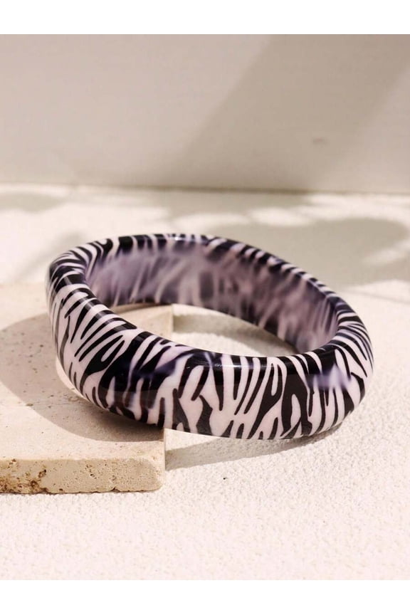 Zebra Print Thick Cuff Bangle Bracelet In Black And White D