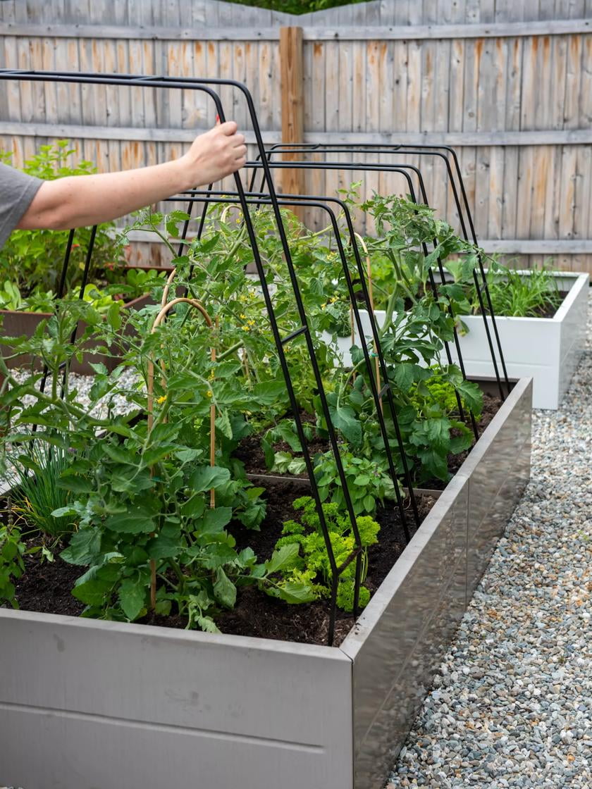 Modern Black Powder-Coated Rust Resistant Outdoor Plant Hanger Set