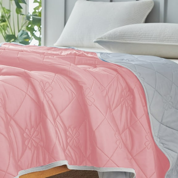 Zhourta Air Conditioning Quilt 39×59Inch Lightweight Soft Quick Drying Affordable Price Summer Cooling Blankets for Hot Sleepers