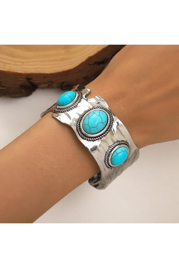 Adjustable Open-Cuff Vintage Western Bracelet, Single Piece Rustic Jewelry with Turquoise Accent, Timeless Retro Accessory,O06