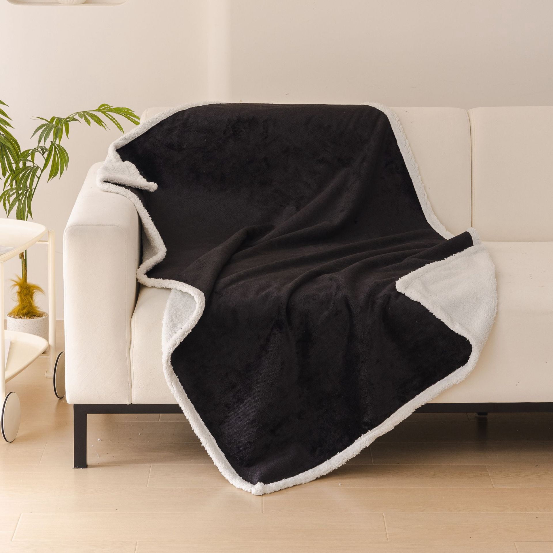 Zhuge Washable Pet Sleeping Mat & Throw Blanket for Small/Medium Dogs, Puppies & Cats, Couch Cover Protection with Soft Fleece, 100*71cm, 1 Piece-Black White