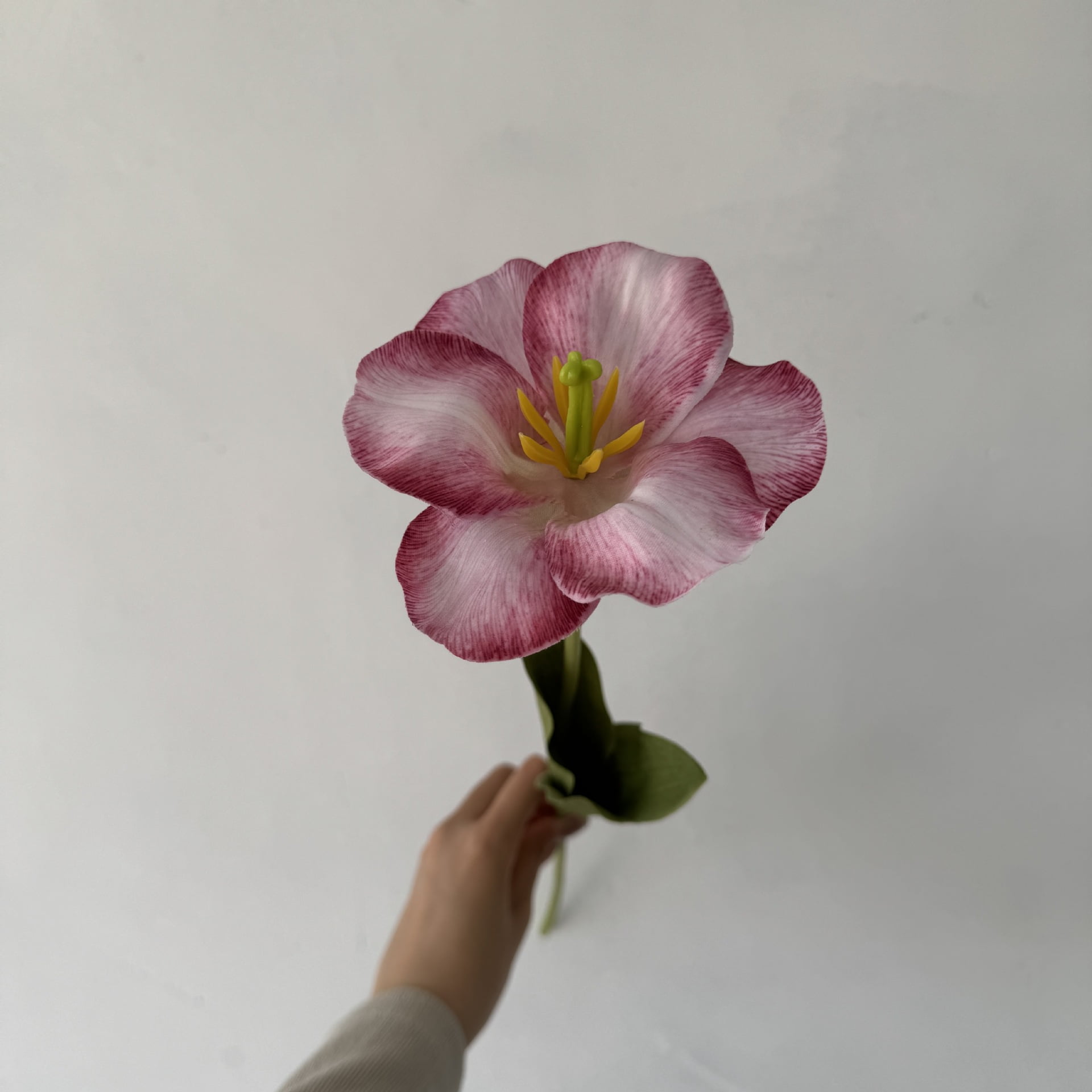 Zhuge 6pcs Artificial Flowers Real Touch Fake Flowers for Home Office Wedding Decor Arrangement