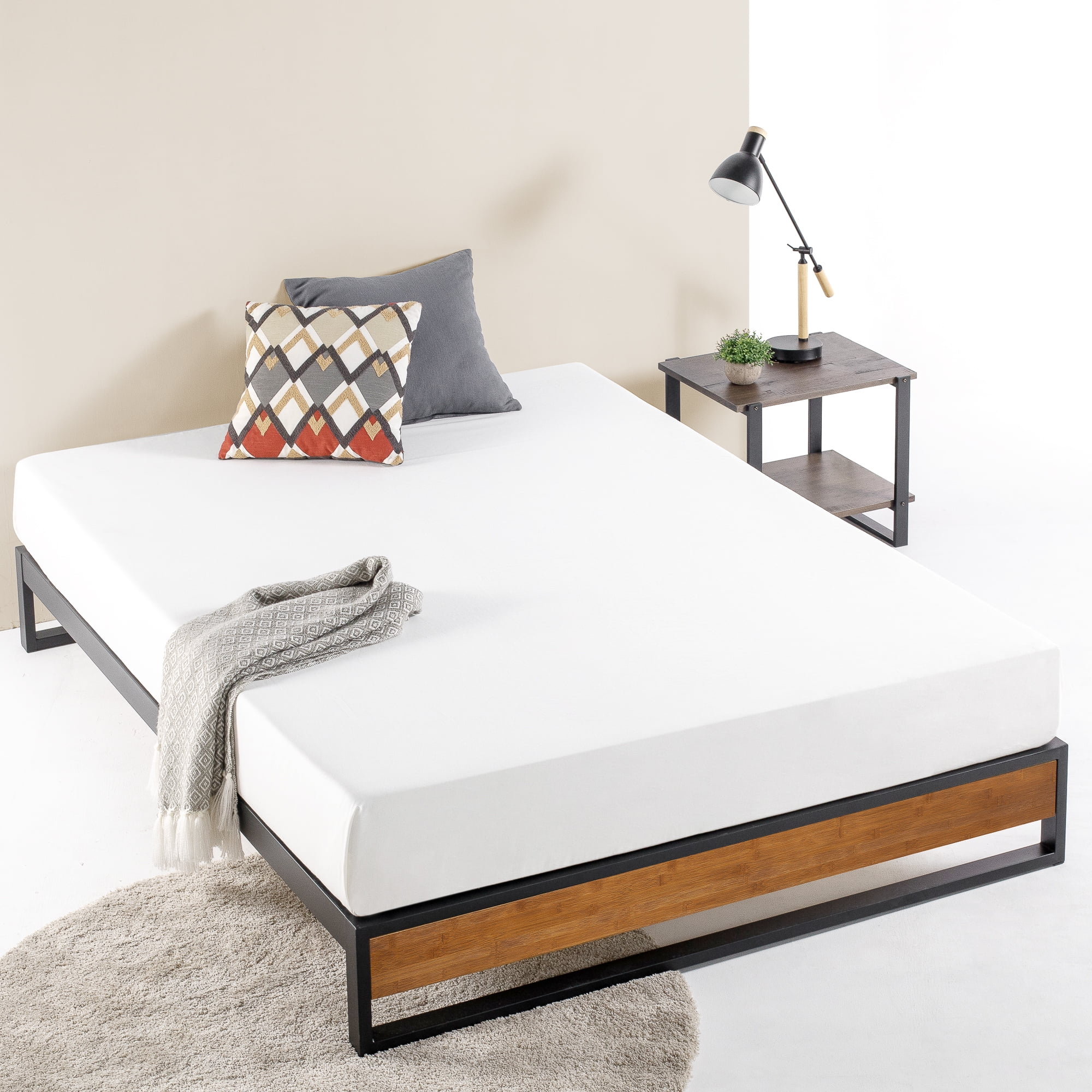 Zinus Good Design Winner Suzanne 10" Bamboo and Metal Platform Bed, King