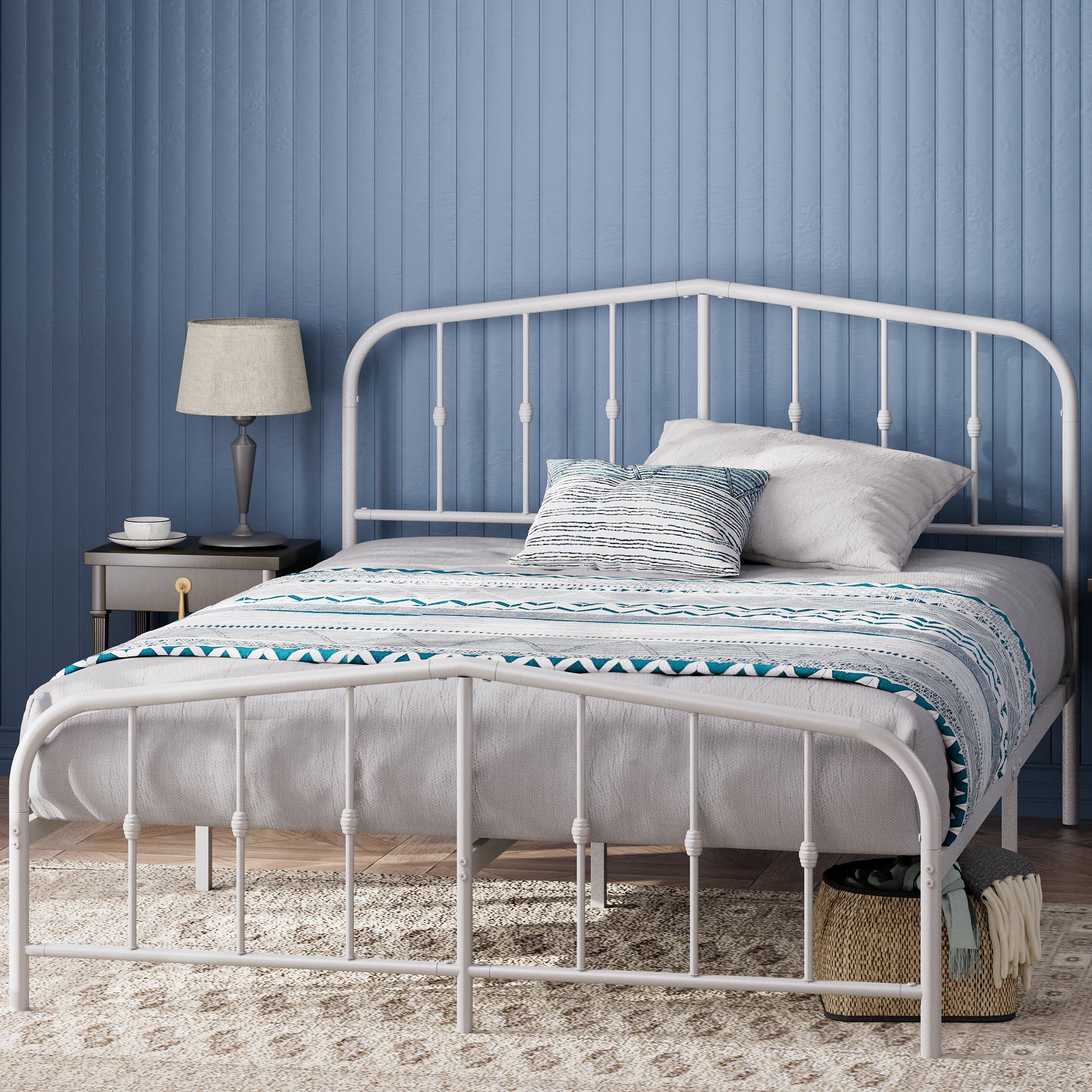 Zinus Heidi 42.5" Farmhouse Metal Platform Bed Frame, White, Full