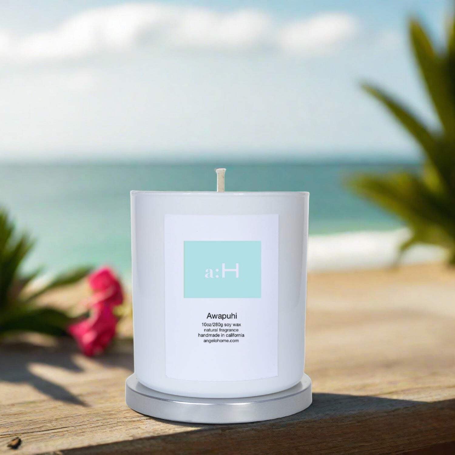 Awapuhi White Scented Candle with Natural Fragrances