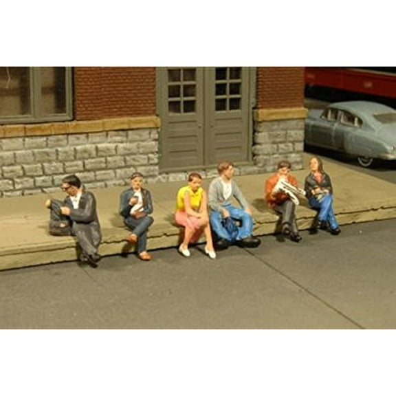 Bachmann - HO Seated Platform Passengers
