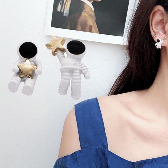 ddioayh Astronaut Earrings for Women Girls Alloy Cute Space Jewelry Gift for Her Birthday Anniversary Party Holiday