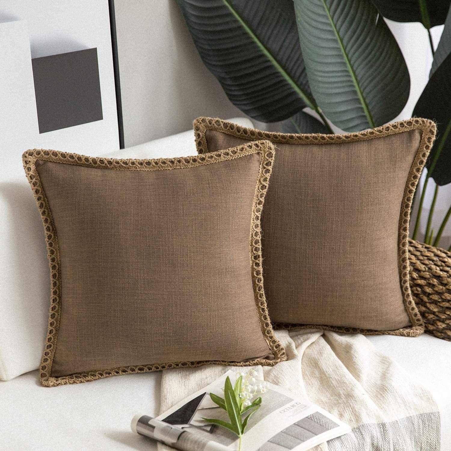 Caflife Throw Pillow Covers 20x20 for Boho Bed Couch, 2 Pack Elegant Home  Decorative Off White with Tassels Linen Burlap Throw Pillows for Farmhouse