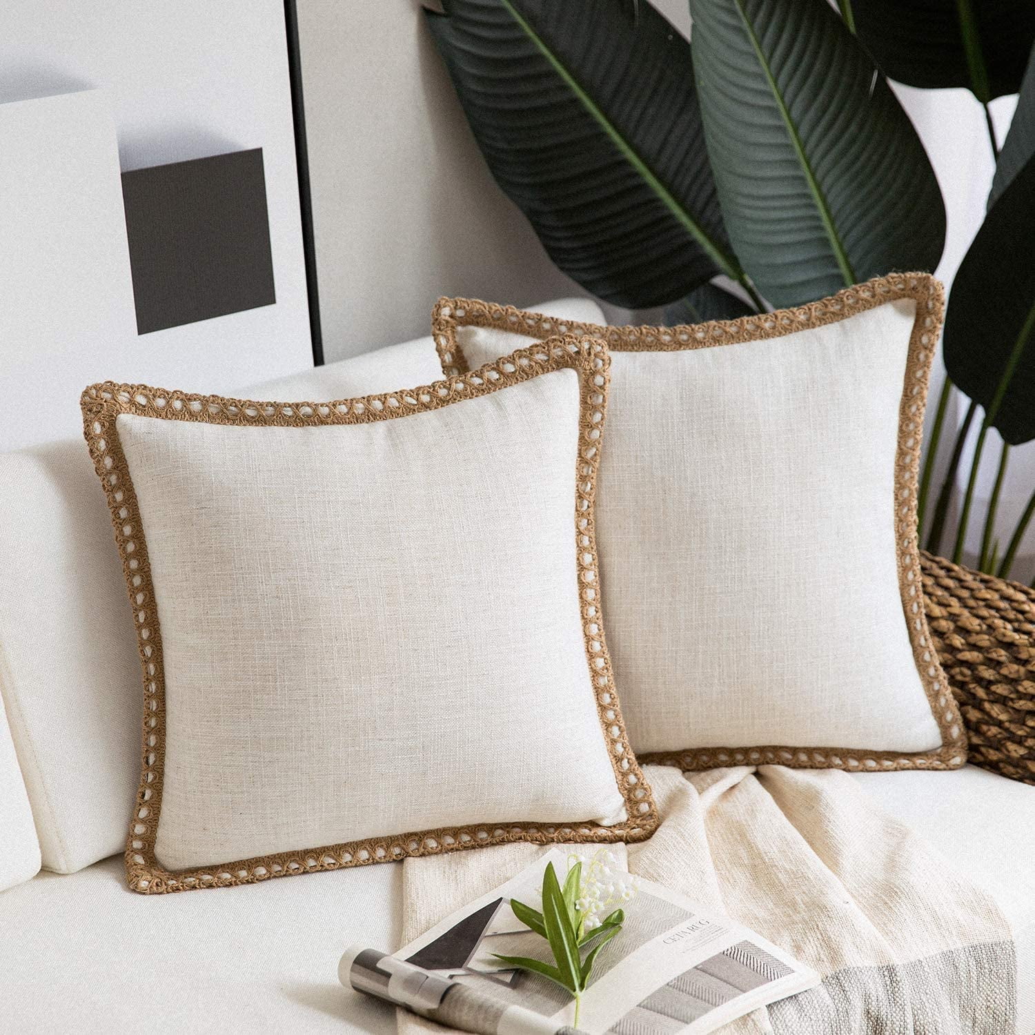 Caflife Throw Pillow Covers 12x20 for Boho Bed Couch, 2 Pack Elegant Home  Decorative Off White with Tassels Linen Burlap Throw Pillows for Farmhouse
