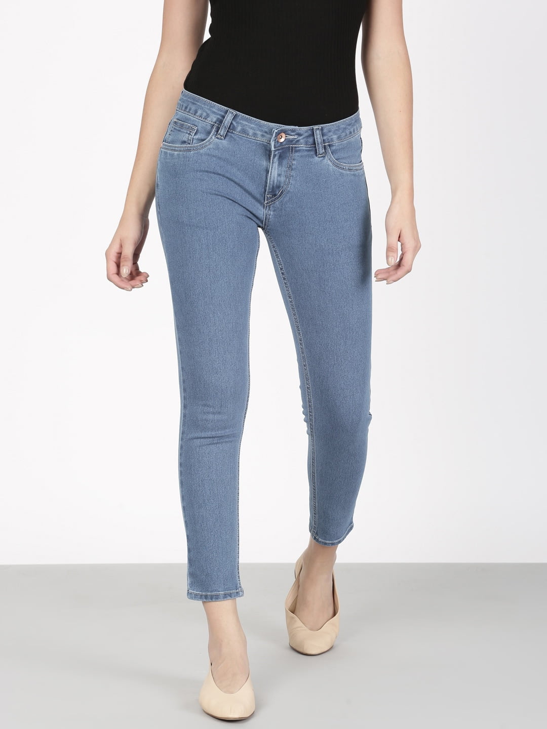 Buy The Roadster Lifestyle Co Women Black Slim Fit Mid Rise Mildly  Distressed Cropped Jeans - Jeans for Women 9018009 | Myntra
