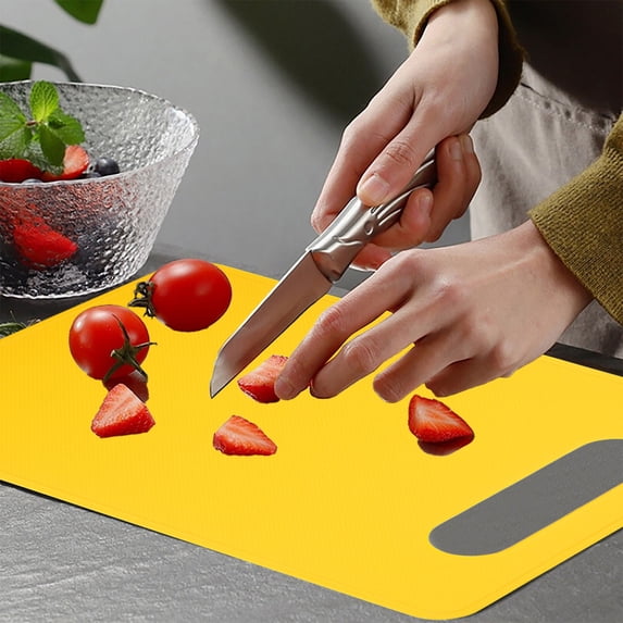 geerera Plastic Cutting Board with Handle, Non-Slip Kitchen Chopping Board for Fruits, Vegetables and Meat, Double-Sided Prep Board