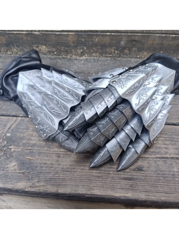 These handcrafted, dragon-shaped silver gloves are made using 3D printing technology and are suitable for parties, photography, dance performances, anime conventions, and other occasions.