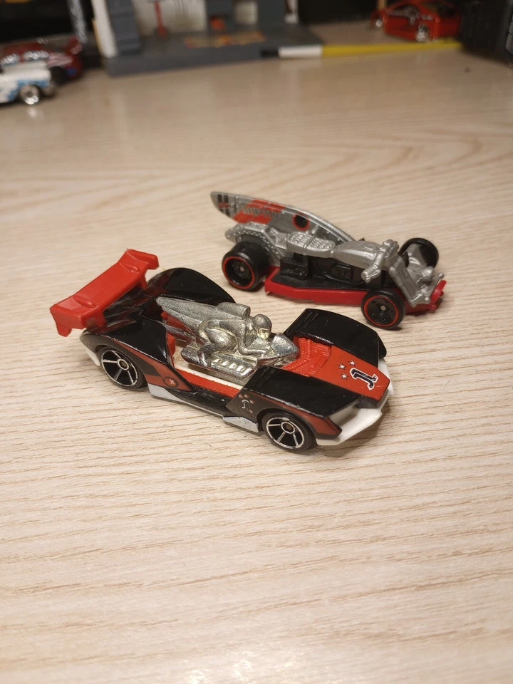 hot wheels imparable & Moto Wing 2 Car Lot 1:64 Die Cast Malaysia Black & Red